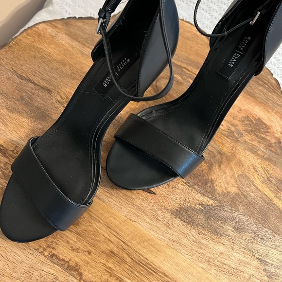 White House Black Market black strappy heels 9.5 - Picture 5 of 5